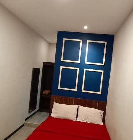 Bromo Family Guest House Kepanjen Exterior photo